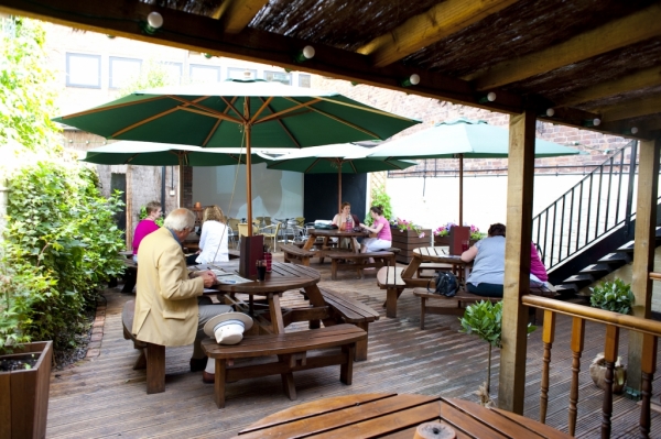 Imagen general del Hostal The Bull Inn. Foto 10