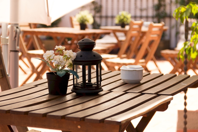 Imagen de los exteriores del Hostal The Central House Barcelona Gracia. Foto 8