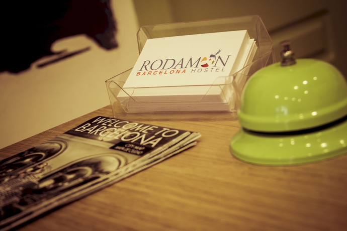 Imagen de los interiores del Hostal The Central House Barcelona Gracia. Foto 11