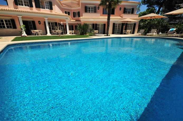 Imagen de la piscina del Hostal The Charm Of Cascais. Foto 14