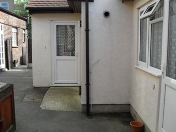 Imagen de los exteriores del Hostal The Compasses. Foto 11