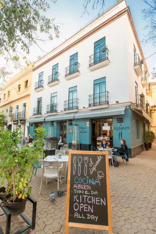 Imagen general del Hostal The Corner House, Sevilla. Foto 1