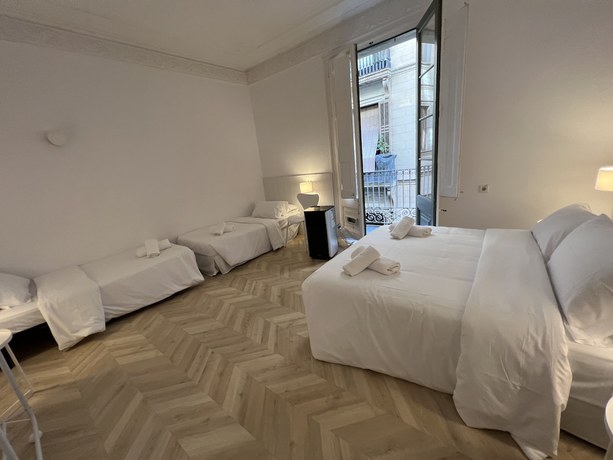 Imagen de la habitación del Hostal The Mo House Gotic. Foto 3