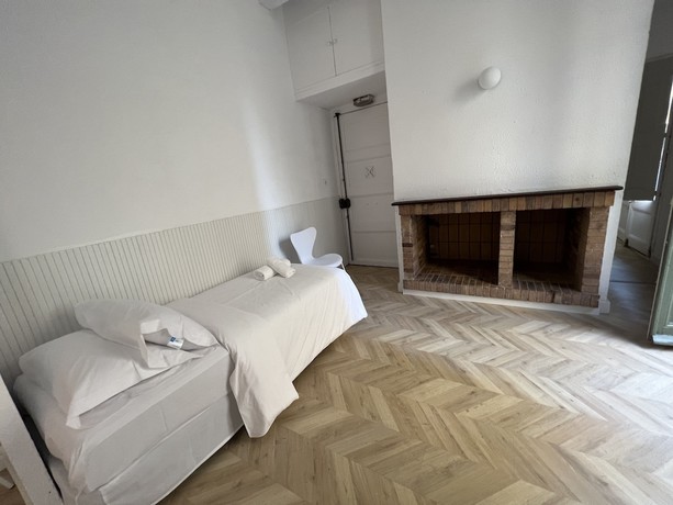 Imagen de la habitación del Hostal The Mo House Gotic. Foto 5