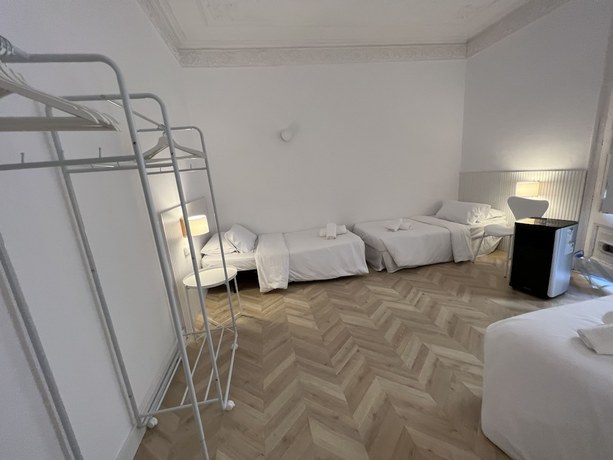 Imagen de la habitación del Hostal The Mo House Gotic. Foto 10