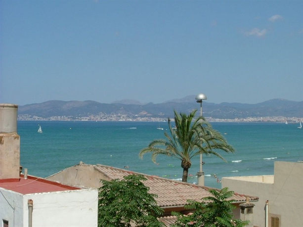 Imagen de los exteriores del Hostal The Tierramar. Foto 9