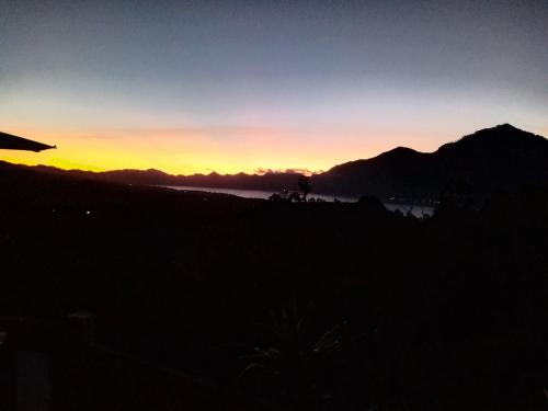 Imagen de la habitación del Hostal Tiing Bali Guest House Kintamani. Foto 10