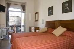 Imagen general del Hostal Tirso Plaza. Foto 15