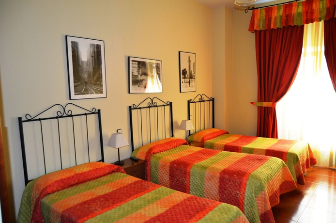 Imagen de la habitación del Hostal Tokio. Foto 3