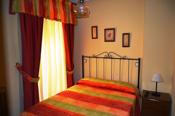 Imagen de la habitación del Hostal Tokio. Foto 7