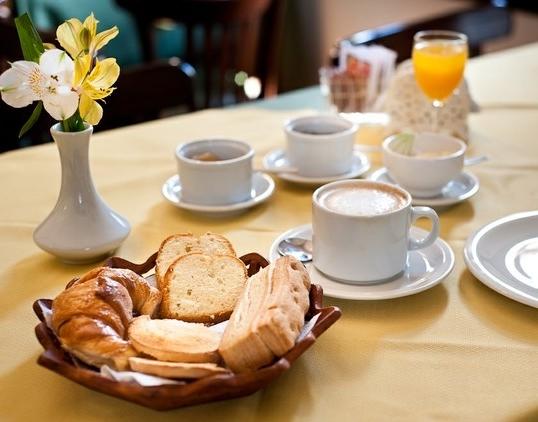 Imagen del bar/restaurante del Hostal Toledo, LA CUMBRE. Foto 2