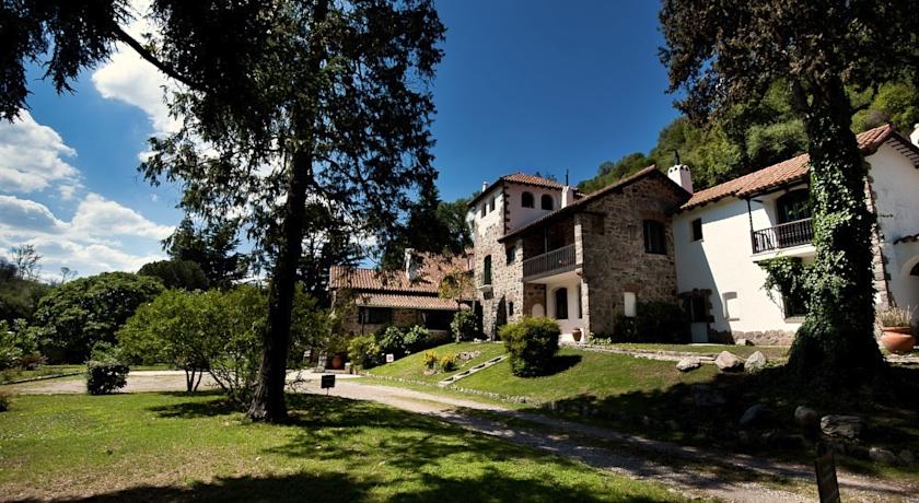 Imagen de los exteriores del Hostal Toledo, LA CUMBRE. Foto 9