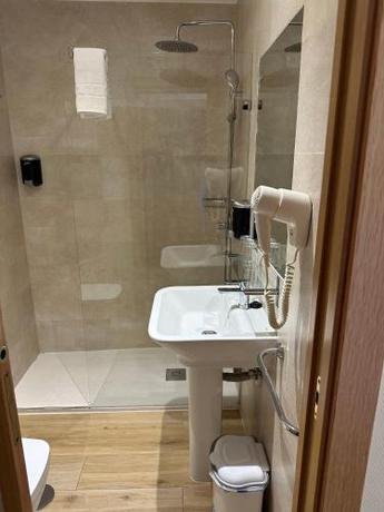 Imagen de la habitación del Hostal Toledo Plaza, Toledo. Foto 19