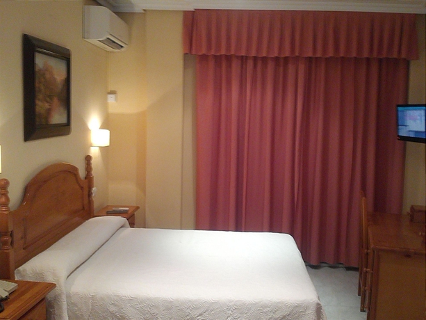 Imagen de la habitación del Hostal Toledo, Toledo. Foto 5