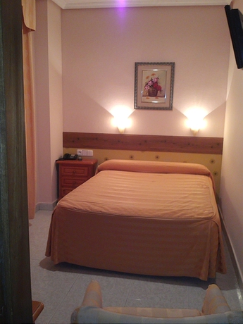 Imagen de la habitación del Hostal Toledo, Toledo. Foto 9