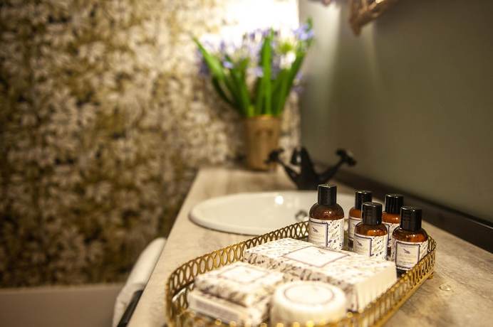 Imagen de la habitación del Hostal Torel Royal Court. Foto 14