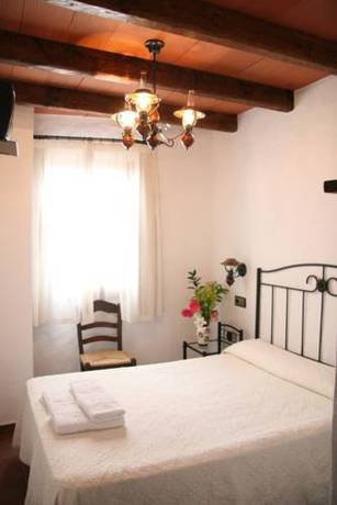 Imagen de la habitación del Hostal Torre De Guzmán. Foto 4