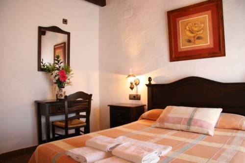 Imagen de la habitación del Hostal Torre De Guzmán. Foto 7