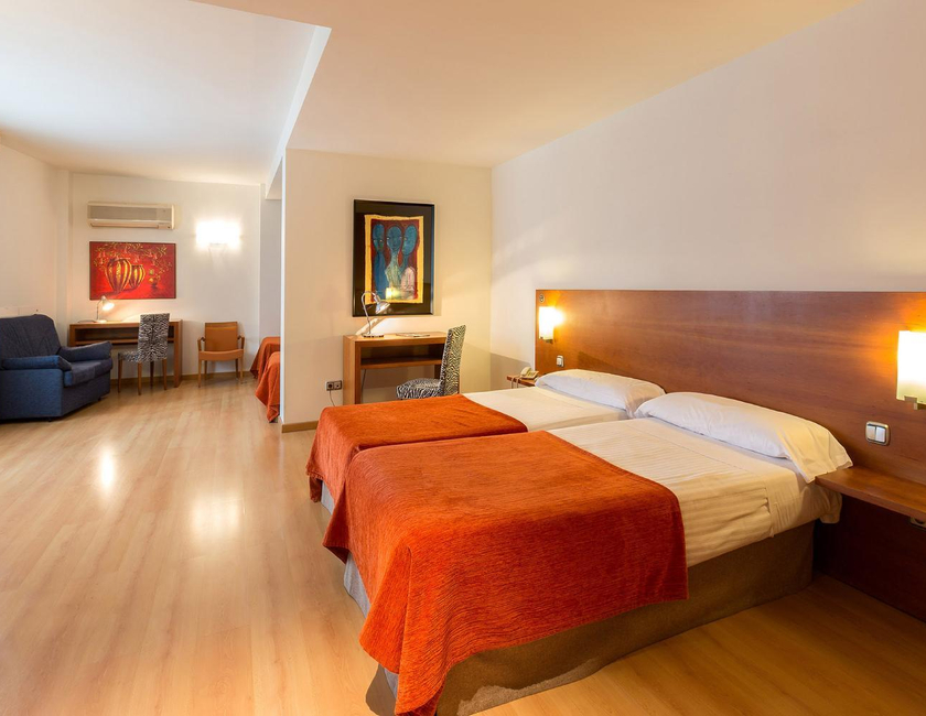 Imagen general del Hostal Torre Monreal. Foto 2