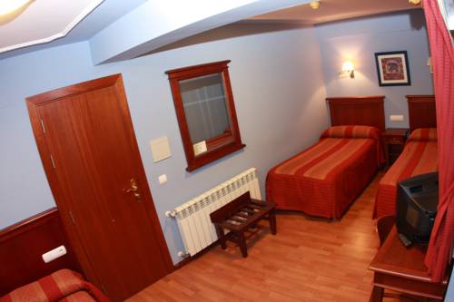 Imagen de la habitación del Hostal Torres, San Leonardo de Yague. Foto 5