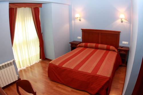 Imagen de la habitación del Hostal Torres, San Leonardo de Yague. Foto 9