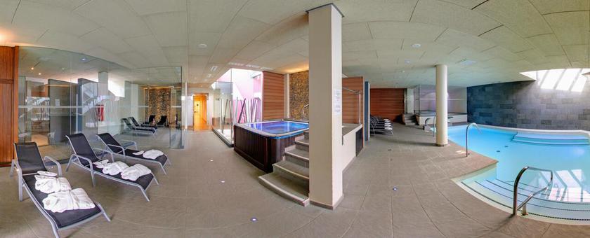 Imagen de los interiores del Hostal Trainera. Foto 6