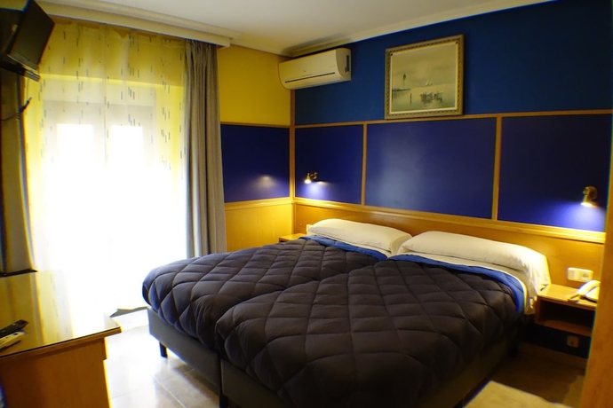 Imagen de la habitación del Hostal Tripolis Toledo. Foto 12