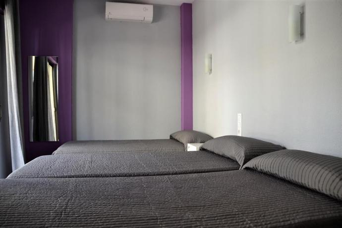 Imagen de la habitación del Hostal Tropical, Almu&ntilde;&eacute;car. Foto 6