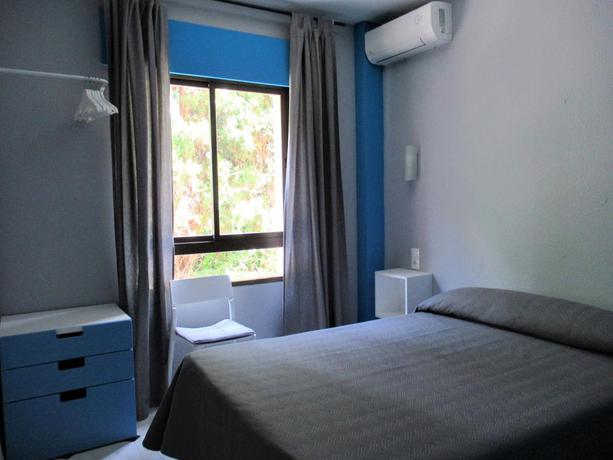 Imagen de la habitación del Hostal Tropical, Almuñecar. Foto 2