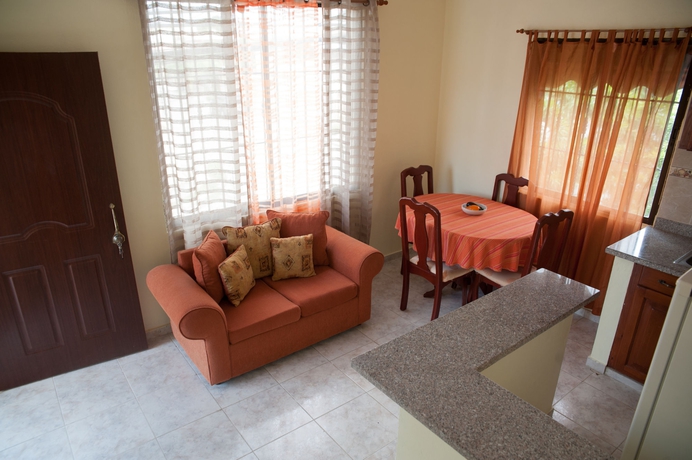 Imagen de los interiores del Hostal Tropical Island. Foto 16