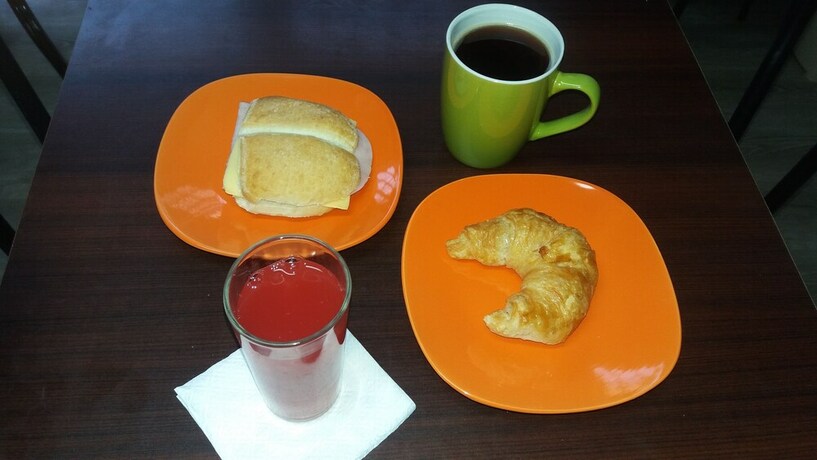 Imagen del bar/restaurante del Hostal Trotamundos, Santiago Centro. Foto 21