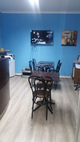 Imagen del bar/restaurante del Hostal Trotamundos, Santiago Centro. Foto 22