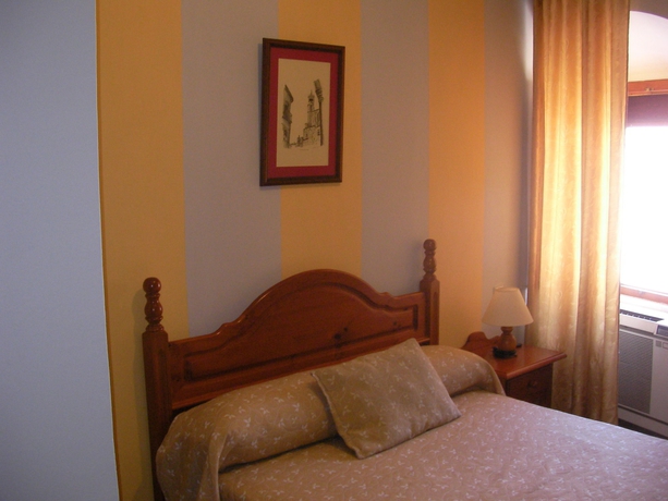 Imagen de la habitación del Hostal Trujillo. Foto 10