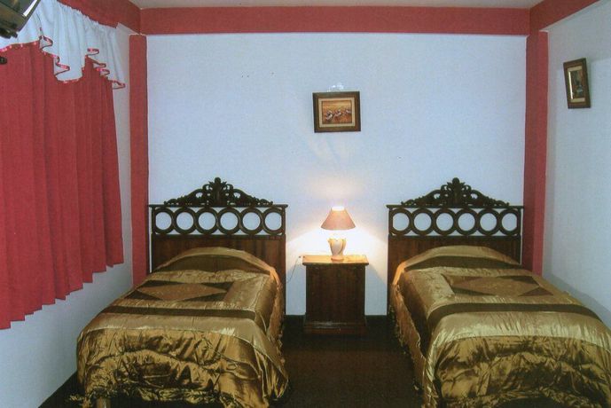 Imagen del bar/restaurante del Hostal Tur&Iacute;stico Eiffel. Foto 2