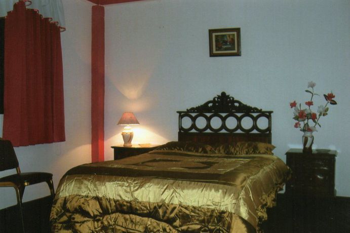 Imagen de la habitación del Hostal Tur&Iacute;stico Eiffel. Foto 3