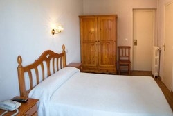 Imagen de la habitación del Hostal Union, Centro de Madrid. Foto 9