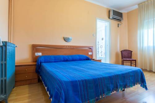 Imagen de la habitación del Hostal Urgell. Foto 2