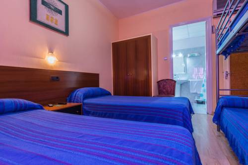 Imagen de la habitación del Hostal Urgell. Foto 3