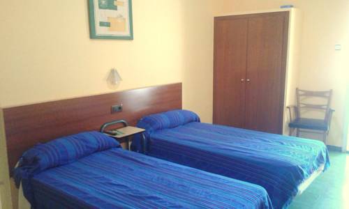 Imagen de la habitación del Hostal Urgell. Foto 10