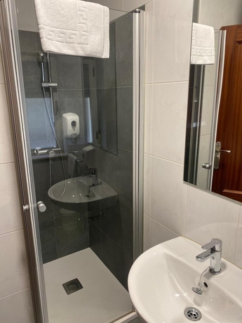 Imagen de la habitación del Hostal Uria. Foto 15