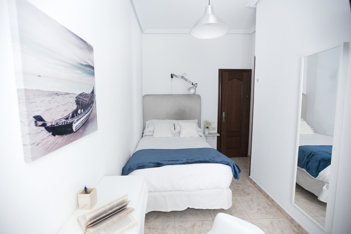 Imagen de la habitación del Hostal Vázquez De Mella. Foto 7