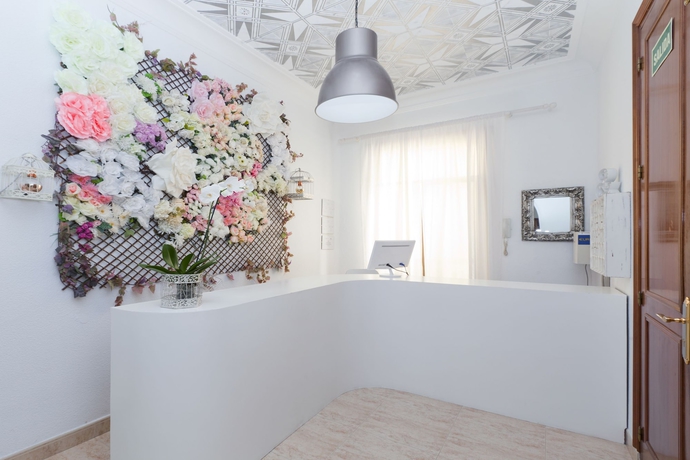 Imagen de los interiores del Hostal Vázquez De Mella. Foto 18