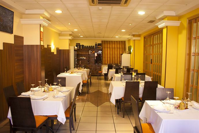 Imagen del bar/restaurante del Hostal Valdepeñas By Bossh Hotels. Foto 2