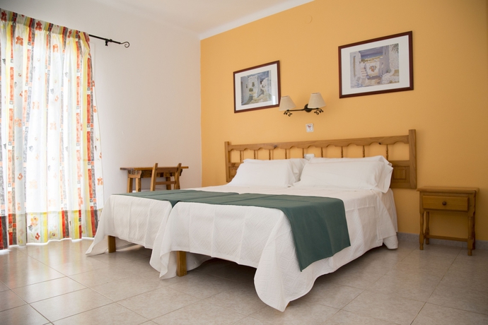 Imagen de la habitación del Hostal Valencia, San Antonio [Centro]. Foto 10