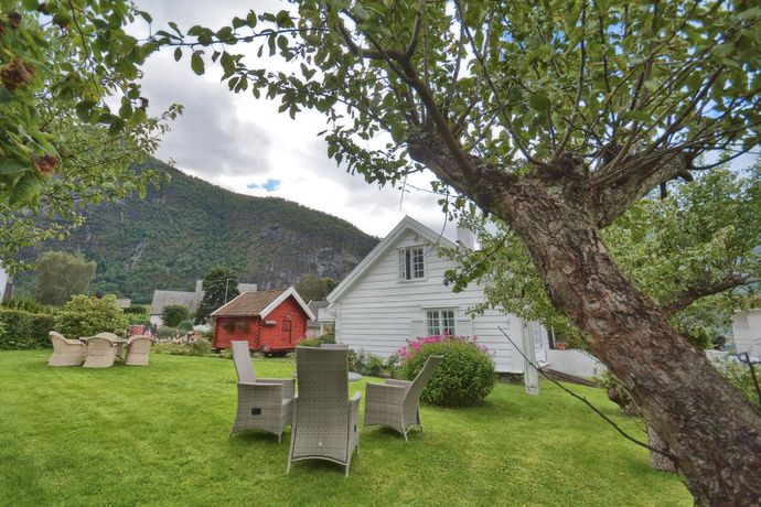 Imagen de los exteriores del Hostal Vangsgaarden Gjestgiveri. Foto 8