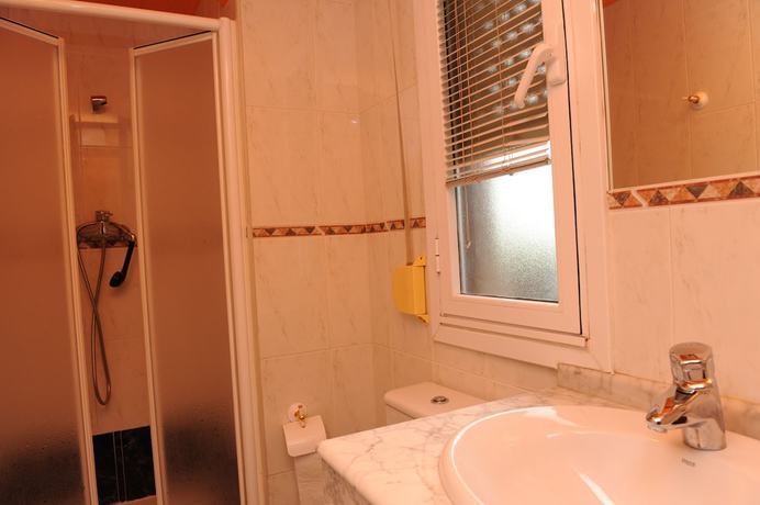 Imagen de la habitación del Hostal Venecia, Azagra. Foto 10