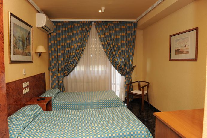 Imagen de la habitación del Hostal Venecia, Azagra. Foto 11