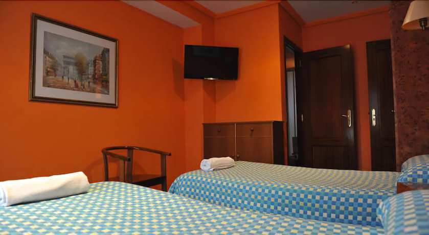 Imagen de la habitación del Hostal Venecia, Azagra. Foto 12