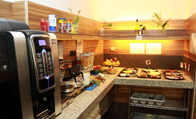 Imagen del bar/restaurante del Hostal Venecia Plaza Centro Hotel. Foto 5