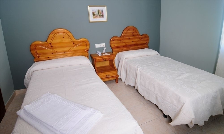 Imagen de la habitación del Hostal Venta Valcorba. Foto 10